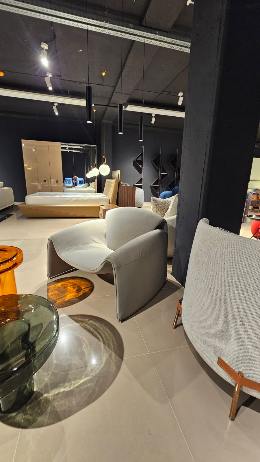 CLUB -𝟐𝟓𝟎𝟎₾