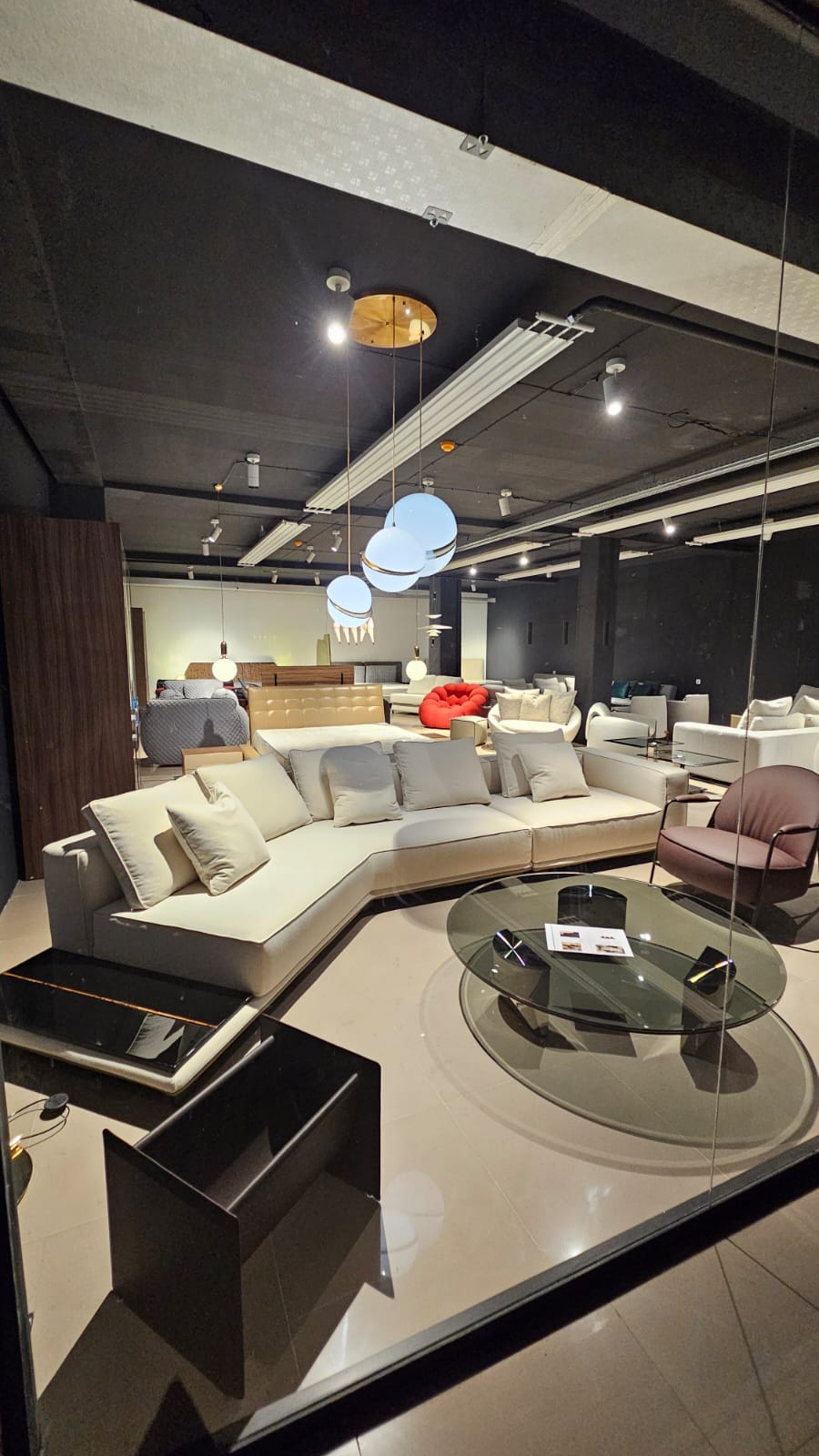 MILAN - 𝟏𝟐 𝟎𝟎𝟎₾